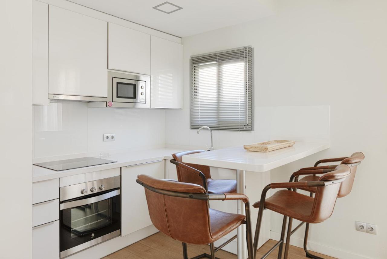 Caleta Homes - Apartamentos Pompidou Málaga Kültér fotó