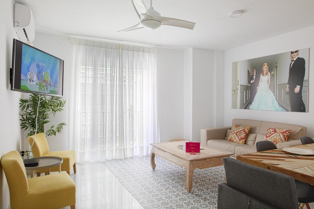 Caleta Homes - Apartamentos Pompidou Málaga Kültér fotó
