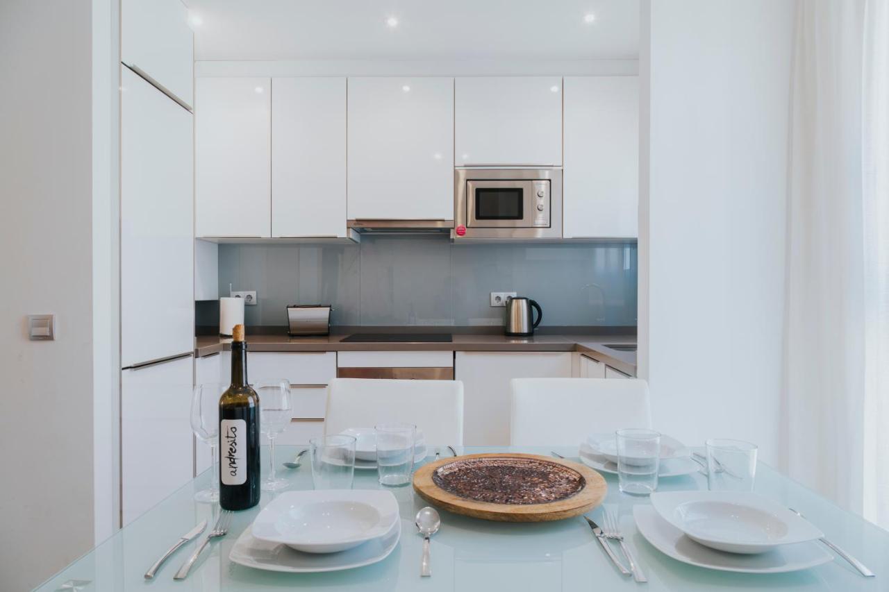 Caleta Homes - Apartamentos Pompidou Málaga Kültér fotó