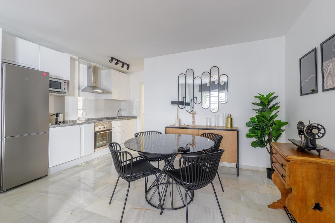 Caleta Homes - Apartamentos Pompidou Málaga Kültér fotó