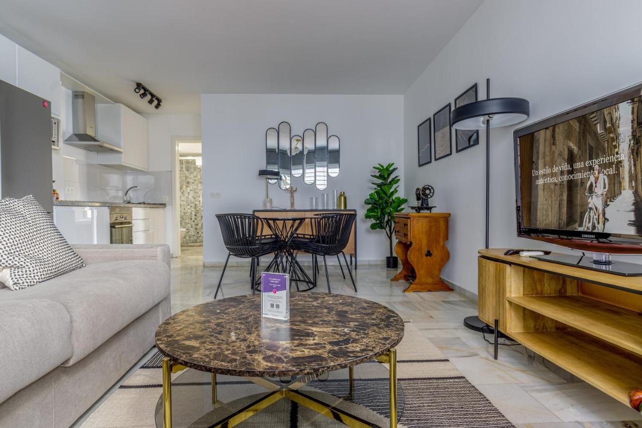 Caleta Homes - Apartamentos Pompidou Málaga Kültér fotó